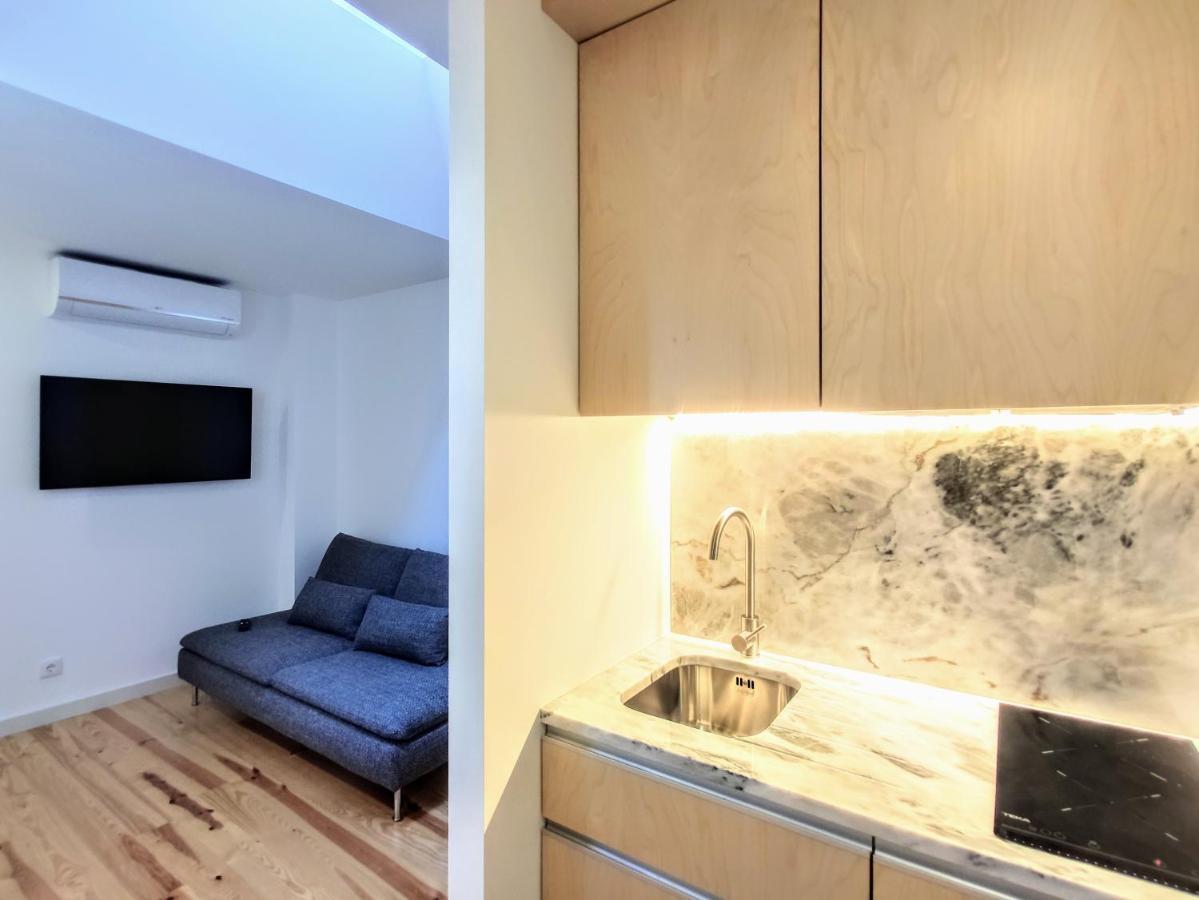 Bombarda Cinema Apartments Porto Bagian luar foto