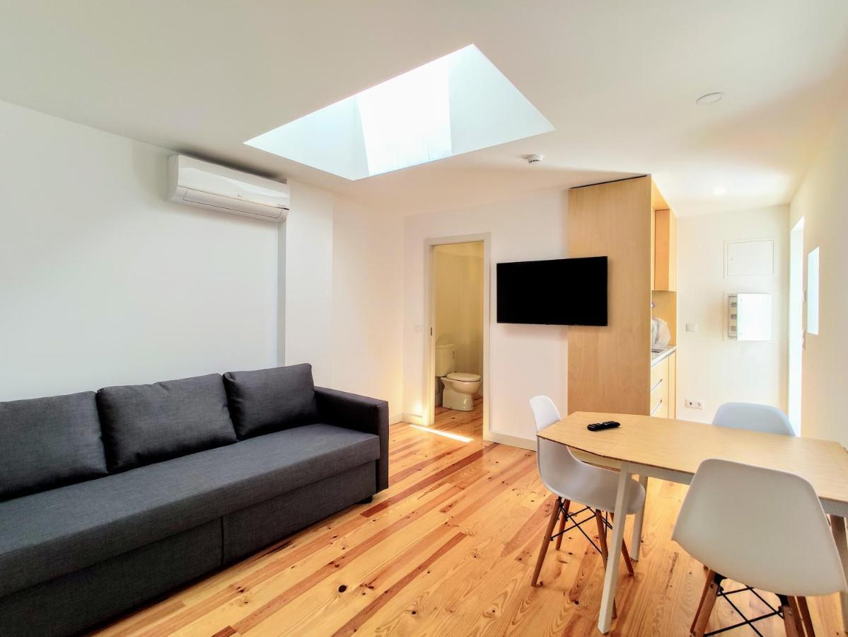 Bombarda Cinema Apartments Porto Bagian luar foto