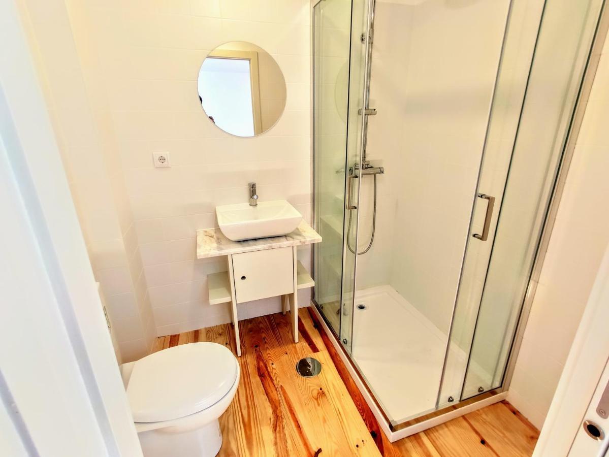 Bombarda Cinema Apartments Porto Bagian luar foto