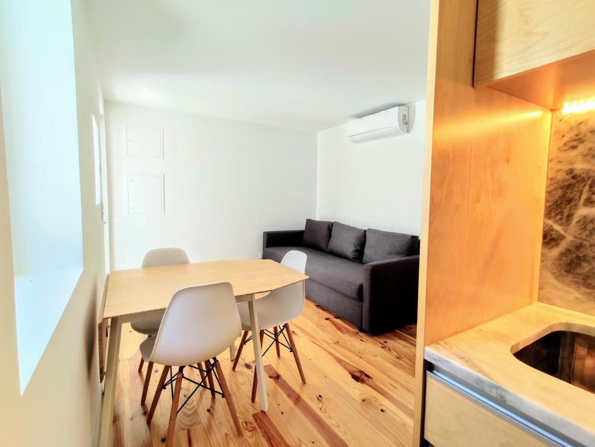 Bombarda Cinema Apartments Porto Bagian luar foto