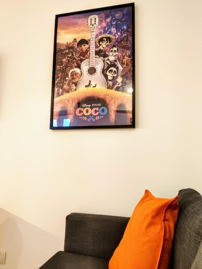 Bombarda Cinema Apartments Porto Bagian luar foto