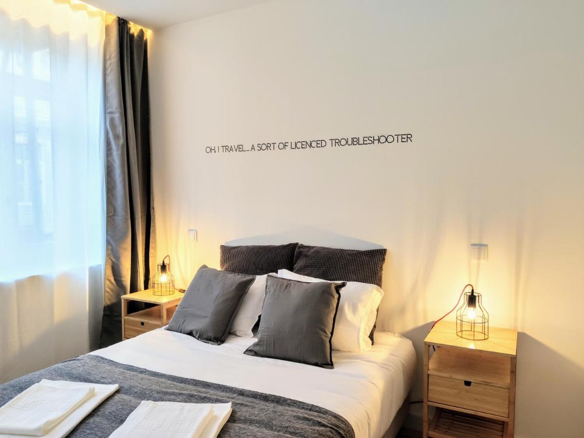 Bombarda Cinema Apartments Porto Bagian luar foto