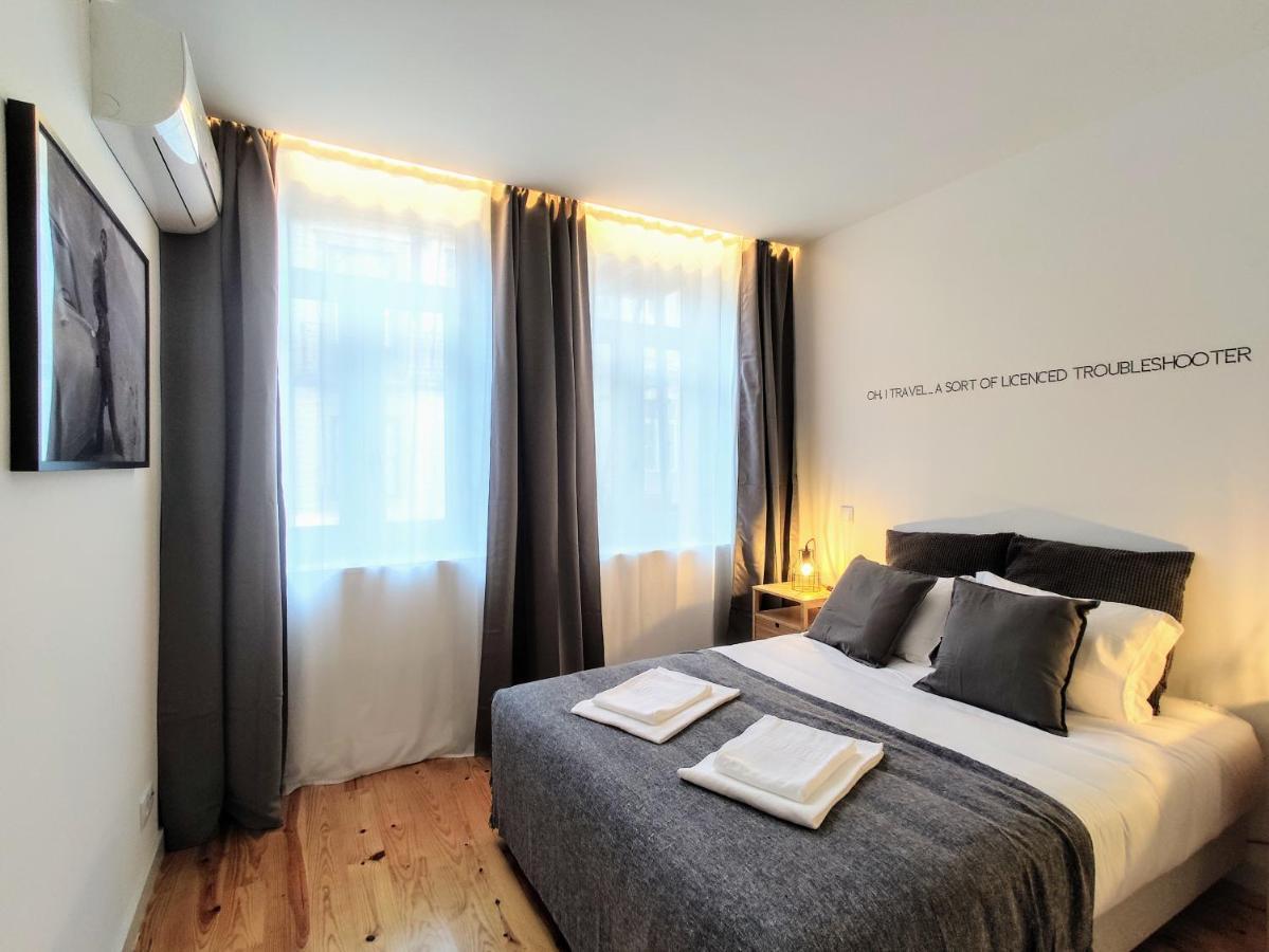 Bombarda Cinema Apartments Porto Bagian luar foto
