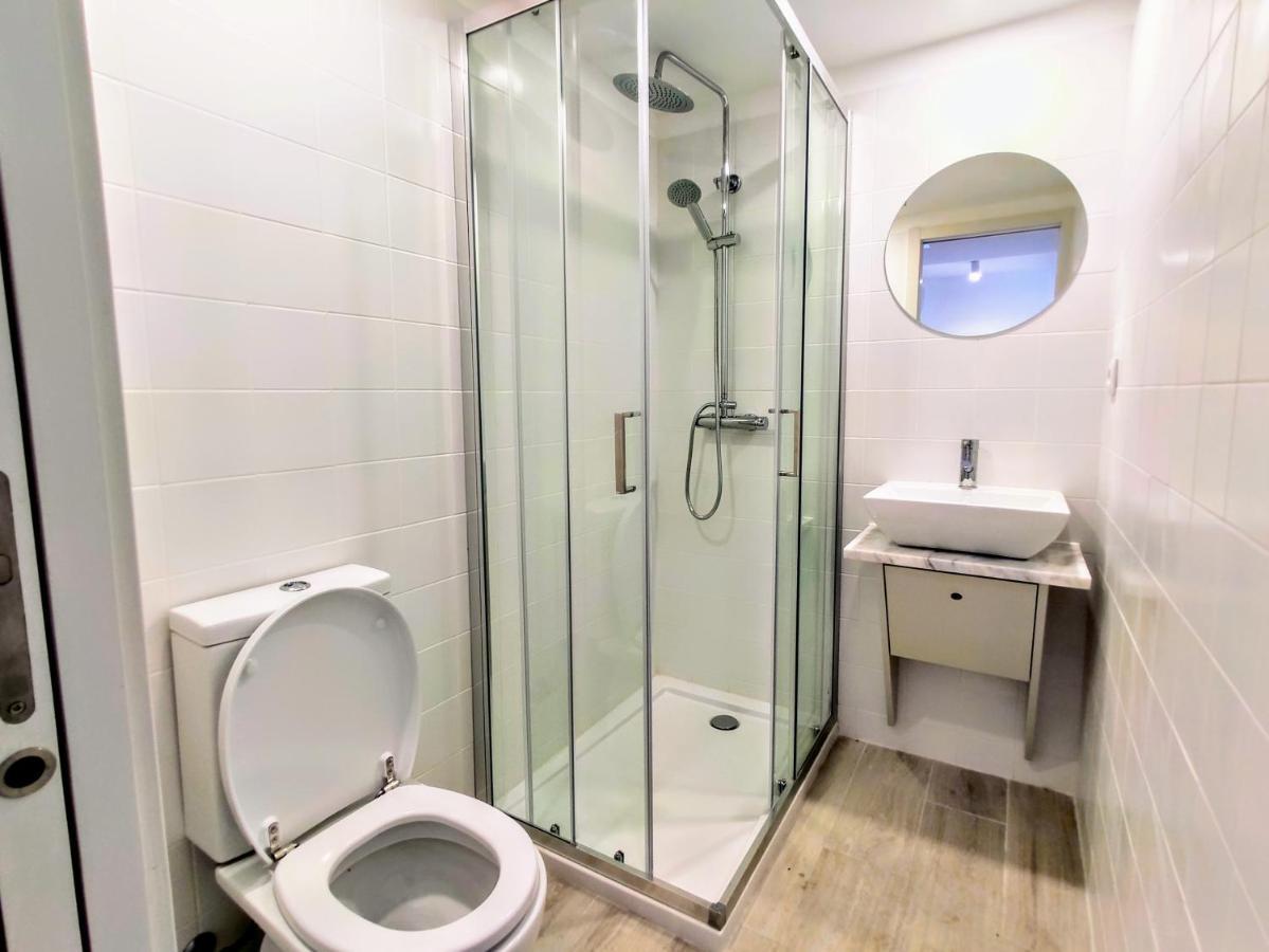 Bombarda Cinema Apartments Porto Bagian luar foto