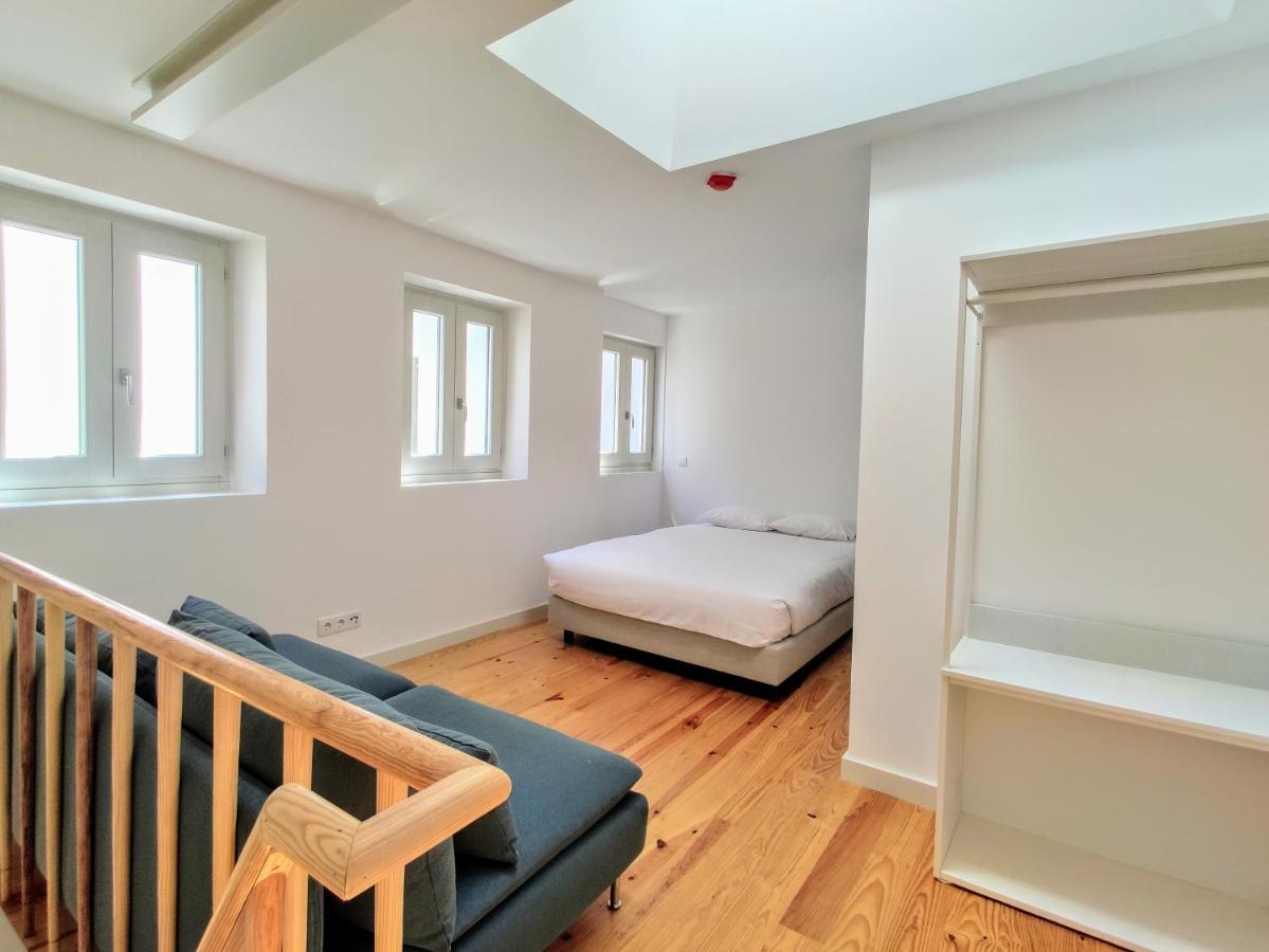 Bombarda Cinema Apartments Porto Bagian luar foto