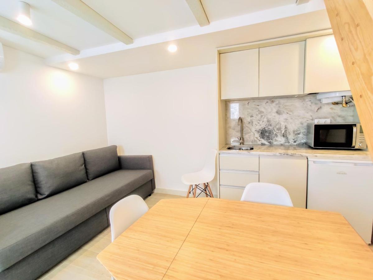 Bombarda Cinema Apartments Porto Bagian luar foto